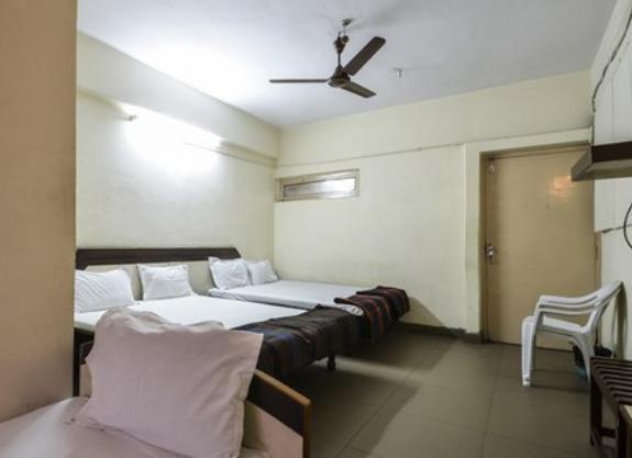 Hotel Maya Deluxe Hyderabad Exteriör bild