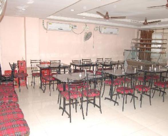 Hotel Maya Deluxe Hyderabad Exteriör bild