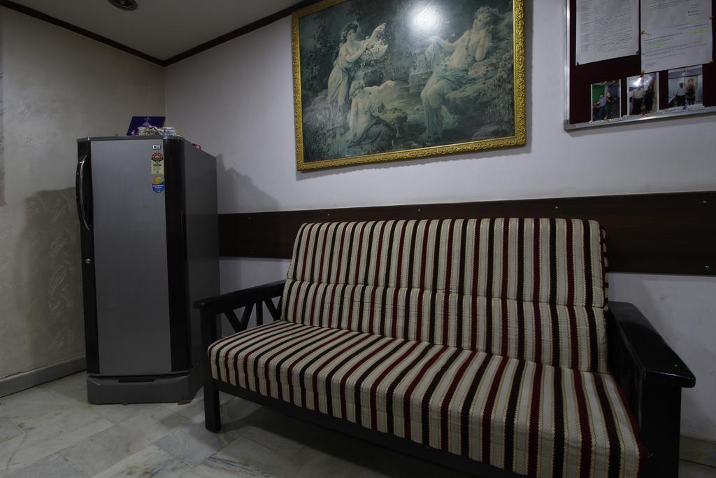 Hotel Maya Deluxe Hyderabad Exteriör bild