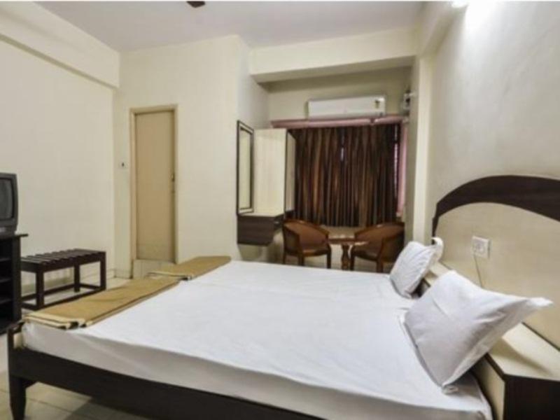Hotel Maya Deluxe Hyderabad Exteriör bild