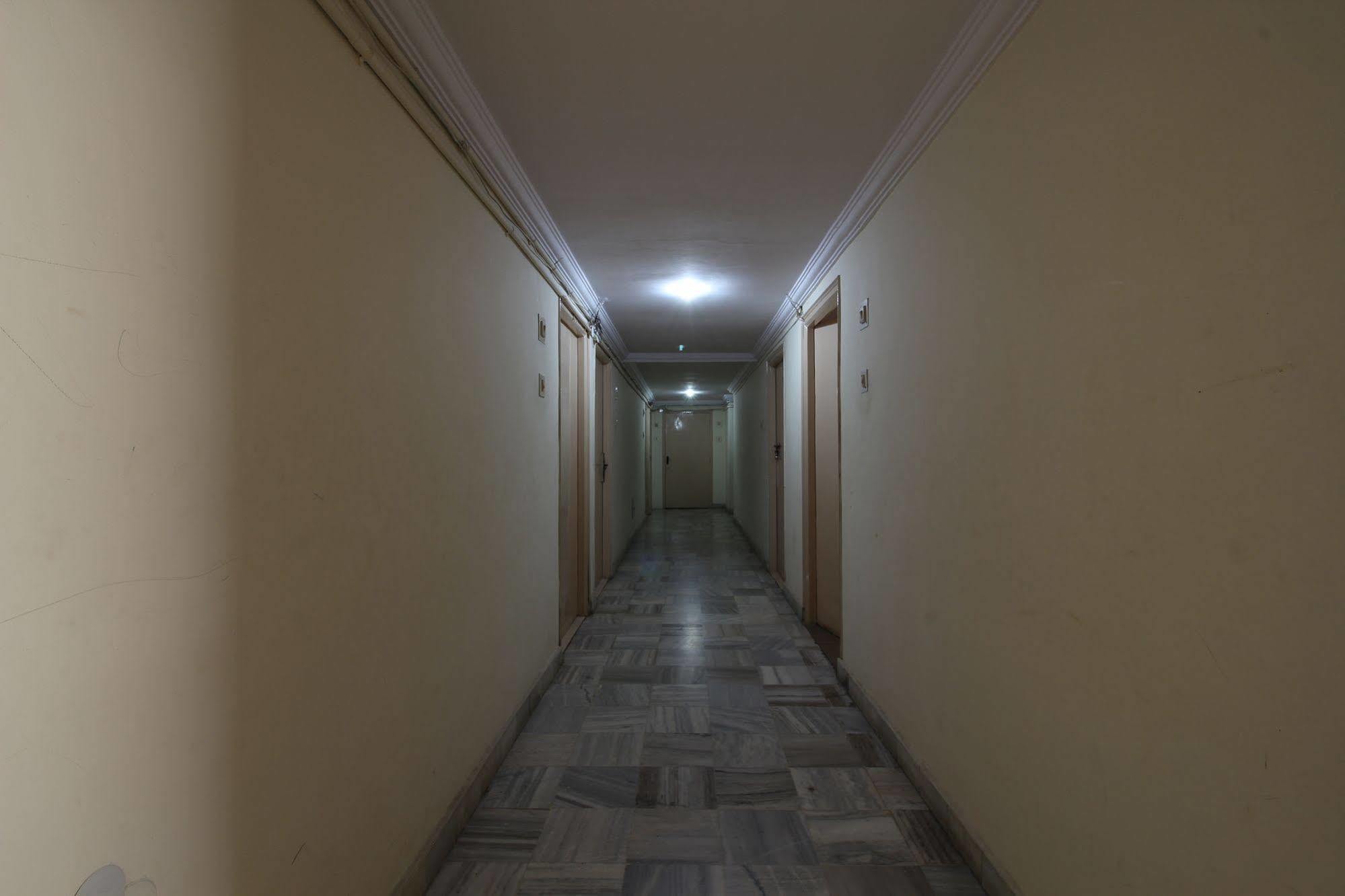 Hotel Maya Deluxe Hyderabad Exteriör bild